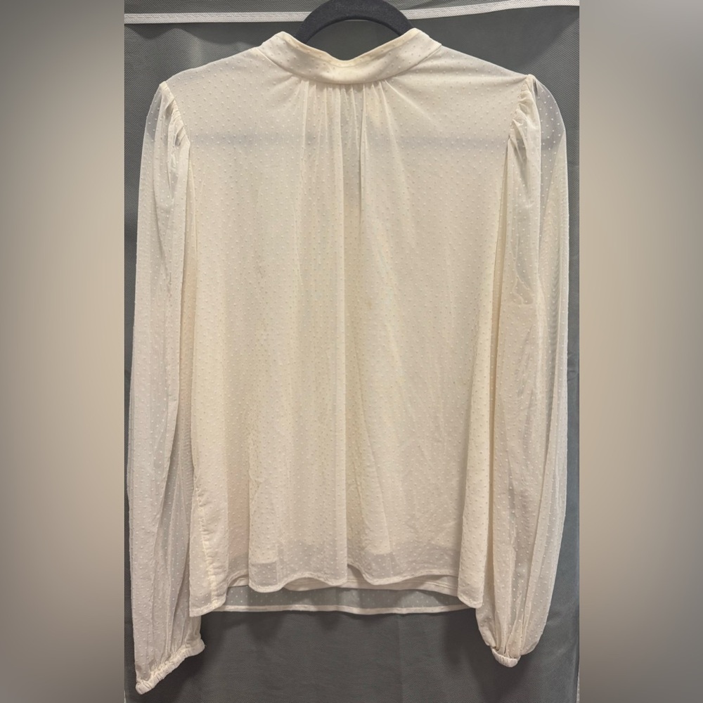 ELIZABETH TAYLOR LOFT Cream dotted Long Sleeve Blouse in medium